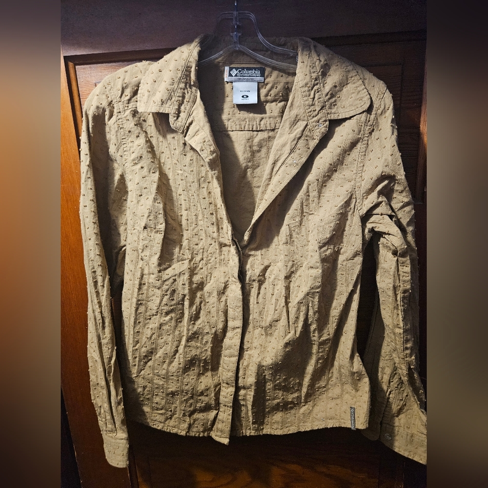 Columbia Women's Textured Brown Button Up